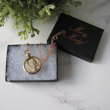 Charger l'image dans la galerie, Edwardian 9ct Gold Antique Photo Locket