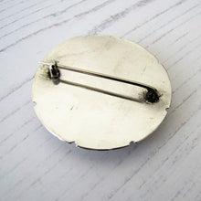 Charger l'image dans la galerie, Art Nouveau Sterling Silver Agate Brooch - MercyMadge