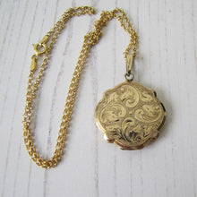 Charger l'image dans la galerie, Edwardian Revival Rolled Gold Engraved Fern Locket, Andreas Daub, Germany