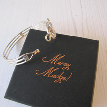 Cargar imagen en el visor de la galería, Vintage Sterling Silver Egyptian Ankh & Scarab Bracelet