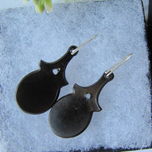 Charger l'image dans la galerie, Victorian Vagabond Vulcanite Earrings