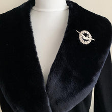 Charger l'image dans la galerie, Victorian Sterling Silver Sweetheart Swallow Brooch