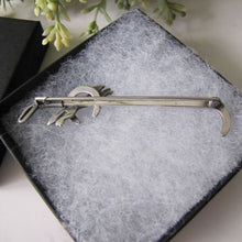 Charger l'image dans la galerie, Antique Victorian Silver Horseshoe, Fox & Crop Stock Pin