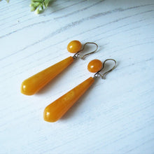 Cargar imagen en el visor de la galería, Antique Baltic Amber Torpedo Earrings