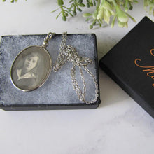 Charger l'image dans la galerie, Edwardian Sterling Silver Antique Photo Locket