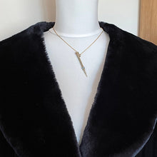 Charger l'image dans la galerie, Victorian 15ct Gold & Turquoise Pencil Pendant