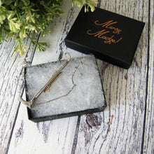 Cargar imagen en el visor de la galería, Antique Victorian Gold And Silver Fox Hunting Stock Pin.