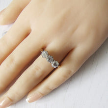 Charger l'image dans la galerie, Vintage 9ct Gold & White Zircon 3 Stone Trilogy Ring, Edwardian Revival