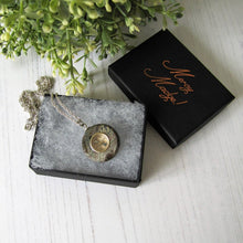 Charger l'image dans la galerie, Victorian Scottish Silver & Agate Compass Pendant Fob