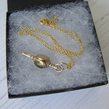 Carica l'immagine nel visualizzatore di Gallery, Antique 15ct Gold Watch Key Fob, Victorian/Georgian - MercyMadge