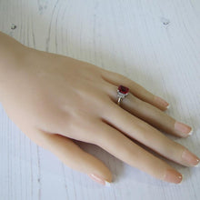 Cargar imagen en el visor de la galería, Antique Art Deco 9ct Gold Emerald Cut Ruby Ring