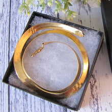 Charger l'image dans la galerie, Italian 18ct Gold Omega Necklace