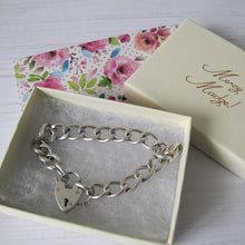 Charger l'image dans la galerie, Victorian Style Silver Curb Chain Bracelet, Heart Padlock Clasp - MercyMadge