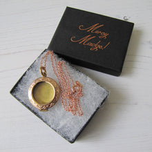 Charger l'image dans la galerie, Antique Rose Gold Glass Front Engraved Locket