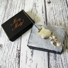 Charger l'image dans la galerie, Antique Victorian Scottish Silver Thistle Boutonniere Brooch, Lewis & Alexander 1885 - MercyMadge