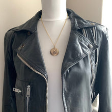 Cargar imagen en el visor de la galería, Vintage 1960's 9ct Gold Spinning Roulette Pendant - MercyMadge