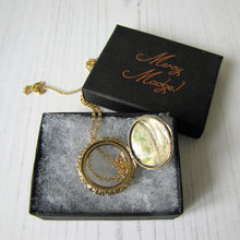 Charger l'image dans la galerie, 15ct Carved Gold Memorial Locket For Sir John Guise, English Baronet 1865 - MercyMadge