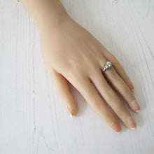 Lade das Bild in den Galerie-Viewer, Antique 14ct White Gold Diamond Filigree Ring - MercyMadge