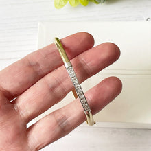 Charger l'image dans la galerie, Vintage 9ct Gold and Cubic Zirconia Bangle