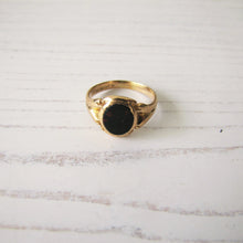 Charger l'image dans la galerie, Victorian 18ct Gold Bloodstone Ring - MercyMadge