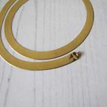 Charger l'image dans la galerie, Italian 18ct Gold Omega Necklace