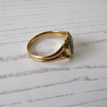 Charger l'image dans la galerie, Victorian 18ct Gold Bloodstone Ring - MercyMadge