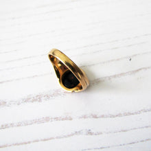 Charger l'image dans la galerie, Victorian 18ct Gold Bloodstone Ring - MercyMadge