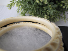 Charger l'image dans la galerie, Antique Pair Chinese Carved Ivory Dragon Bangles