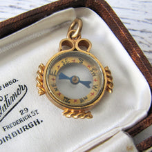 Cargar imagen en el visor de la galería, Antique Gold Gilt Compass Pendant Fob - MercyMadge