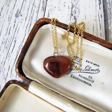 Charger l'image dans la galerie, Victorian Carved Hardstone Heart Pendant Necklace - MercyMadge