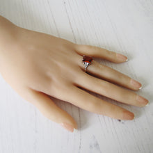 Cargar imagen en el visor de la galería, Art Deco 9ct Gold Citrine Ring - MercyMadge