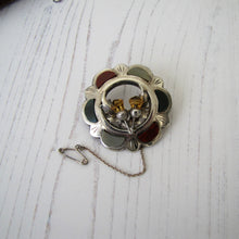 Cargar imagen en el visor de la galería, Vintage Scottish Silver Agate & Citrine Thistle Brooch - MercyMadge