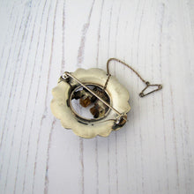 Cargar imagen en el visor de la galería, Vintage Scottish Silver Agate & Citrine Thistle Brooch - MercyMadge