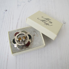 Cargar imagen en el visor de la galería, Vintage Scottish Silver Agate & Citrine Thistle Brooch - MercyMadge