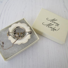 Cargar imagen en el visor de la galería, Vintage Scottish Silver Agate & Citrine Thistle Brooch - MercyMadge