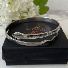 Carica l'immagine nel visualizzatore di Gallery, Art Deco Egyptian Revival Niello Silver Serpent Bracelet