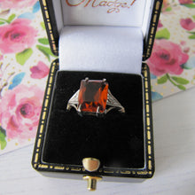 Cargar imagen en el visor de la galería, Art Deco 9ct Gold Citrine Ring - MercyMadge