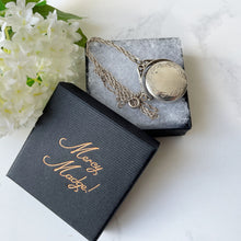 Carica l'immagine nel visualizzatore di Gallery, Vintage English Sterling Silver Spinner Locket & Chain