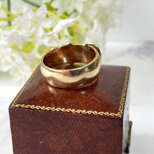 Carica l'immagine nel visualizzatore di Gallery, Vintage Heavy 9ct Gold Buckle Ring, Hallmarked London 1974