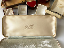 Carica l'immagine nel visualizzatore di Gallery, Vintage 1950's to 1970s Retailers Jewellery Boxes