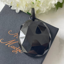 Carica l'immagine nel visualizzatore di Gallery, Antique Victorian Whitby Jet Photo Locket
