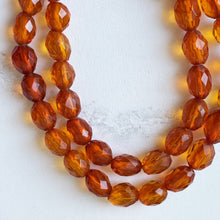 Lade das Bild in den Galerie-Viewer, Vintage 22" Natural Baltic Amber Faceted Bead Necklace