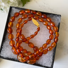 Lade das Bild in den Galerie-Viewer, Vintage 22" Natural Baltic Amber Faceted Bead Necklace
