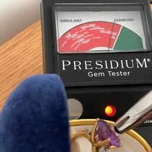 Charger l'image dans la galerie, Vintage 18ct Gold Alexandrite & Diamond Ring