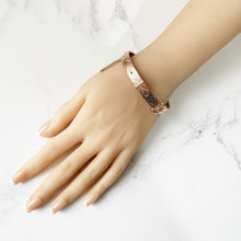 Cargar imagen en el visor de la galería, Antique Victorian Solid 9ct Gold Buckle Bangle