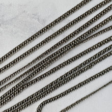 Cargar imagen en el visor de la galería, Antique Victorian Sterling Silver Guard Chain With Dog-Clip