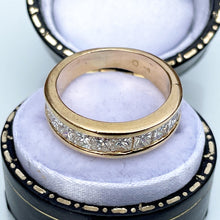 Cargar imagen en el visor de la galería, Vintage 18ct Gold Diamond Band Wedding/Eternity Ring
