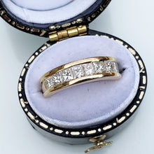Cargar imagen en el visor de la galería, Vintage 18ct Gold Diamond Band Wedding/Eternity Ring