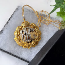 Cargar imagen en el visor de la galería, Rare Antique Gold On Silver WW1 Royal Flying Corps Sweetheart Locket & Photo, Gaunt London