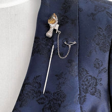 Carica l'immagine nel visualizzatore di Gallery, Victorian Scottish Silver & Citrine Grouse Claw Kilt Pin, Boxed